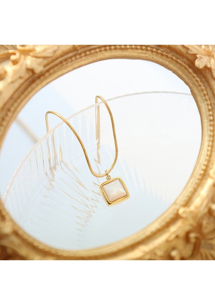 Kare Beyaz Deniz Kabuğu Kolye (Yurt Dışından) fiyatları