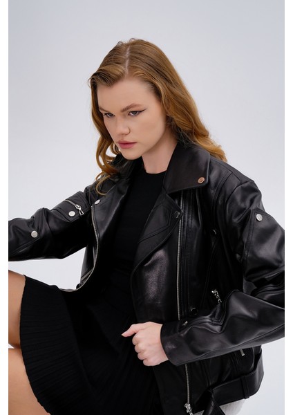 Kadın Hakiki Deri Siyah Mont 616 Z-3945 Bn Derımont SK24/25 Sıyah modelleri