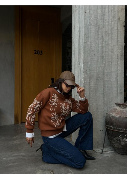 Kahverengi Nakışlı Kısa Sweatshirt 26071 indirimleri