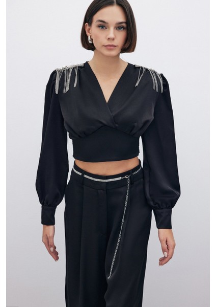 Omuz Aksesuarlı Kısa Bluz - Siyah