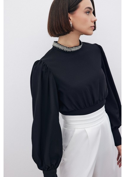 Yaka Aksesuarlı Bluz - Siyah fiyatları