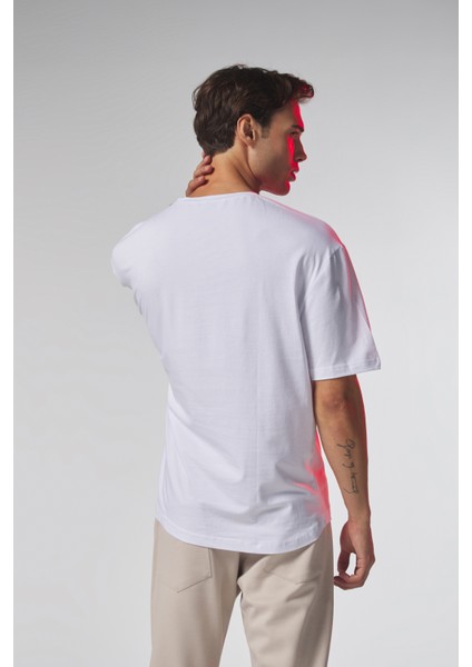 Beyaz Düşünen Adam Baskılı Oversize Tshirt fırsatları