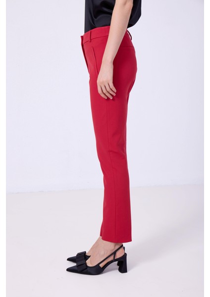 Orta Belli Dar Kesim Kırmızı Pantolon modelleri
