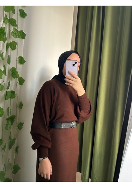 Kadın Dik Yaka Uzun Triko Elbise