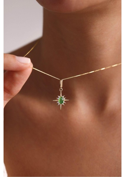 Yeşil Oval Taşlı Kutup Yıldızı Kilitli Charm Kolye Ucu
