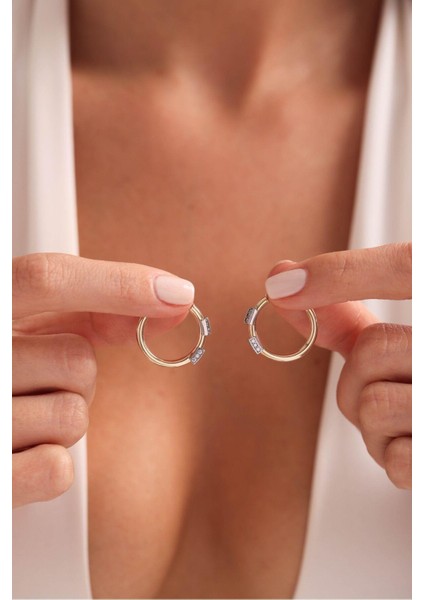 Taşlı Beyaz Altın Detaylı Halka Küpe modelleri