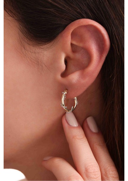 Sarmaşık Beyaz Altın Detaylı Orta Boy Halka Küpe fiyatları