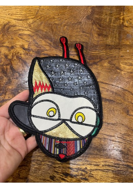 Şapkalı Çizgi Film Karakterli Tasarım Arma Dikiş Aplike 23X15 cm