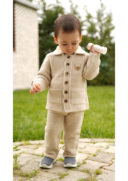 Erkek Bebek Cep Detaylı Ceketli ve Pantalonlu Alt Üst Triko Takım