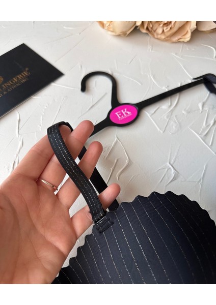 Jennie Ithal Lazer Kesim Dikişsiz Parlak Ipli El Kaplı Push-Up Sütyen -FK1204 indirimleri