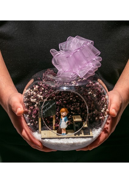 Teraryum Sınıfta Canım Öğretmenim -Mor - Sarışın Mavi Elbiseli 7 fiyatları