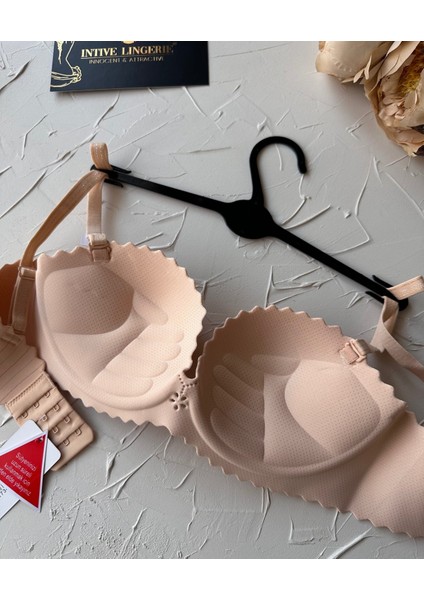 Jennie Ithal Lazer Kesim Dikişsiz Parlak Ipli El Kaplı Push-Up Sütyen -FK1204 modelleri