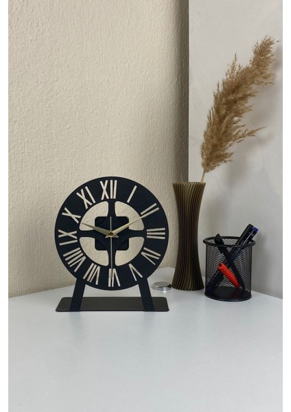 Metal masa saati, sessiz mekanizma, siyah renk, şık ve modern tasarım