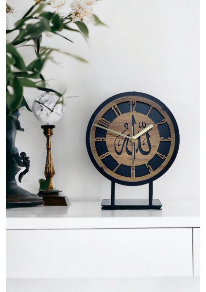 22x27 cm Metal Sarkaçlı Dekoratif Masa Saati, Siyah Renk, Analog Zaman Göstergesi fiyatları