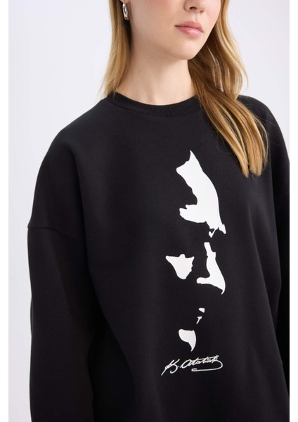 Oversize Geniş Kalıp Bisiklet Yaka Atatürk Baskılı Sweatshirt E5445AX24WN indirimleri