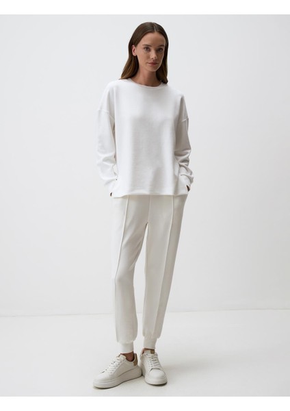 Beyaz Bisiklet Yaka Uzun Kollu Oversize Sweatshirt