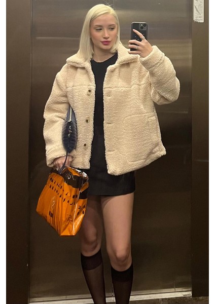 Kadın Ceket %100 Polyester Bej Düğmeli Tasarım ile Şıklık Sunar modelleri