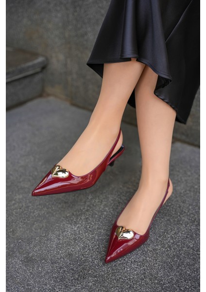 Palmy Bordo Kalp Detaylı Lastikli Kemer Bağlı Kadın Topuklu Ayakkabı fiyatları
