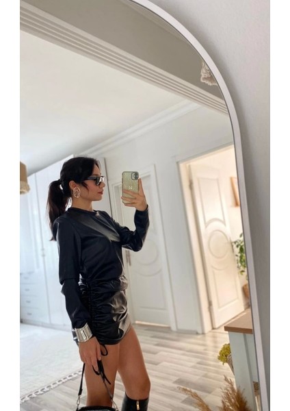 Kadın Uzun Kollu Bisiklet Yaka Yandan Büzgülü Kısa Deri Elbise indirimleri