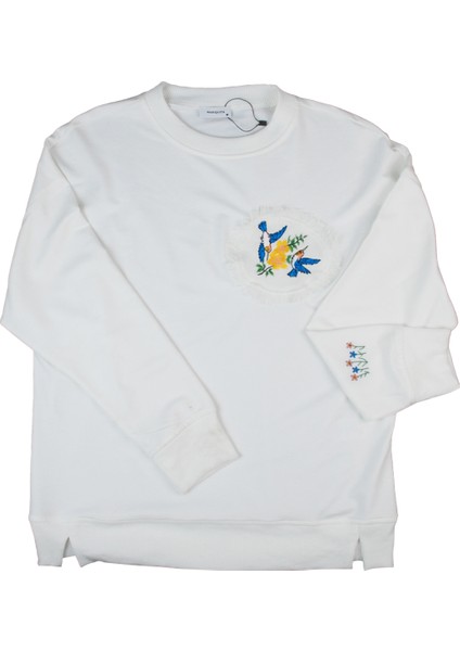 Zarif Nakış Detaylı Sweatshirt – Şıklığınızı Yansıtın!