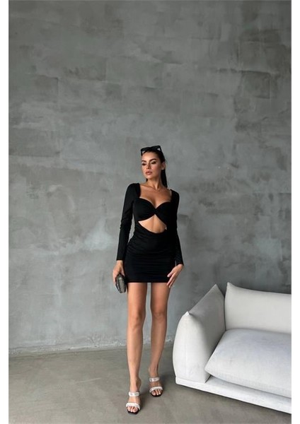 Kadın Sırt ve Göğüs Dekolteli Mini Elbise DPNBDF079