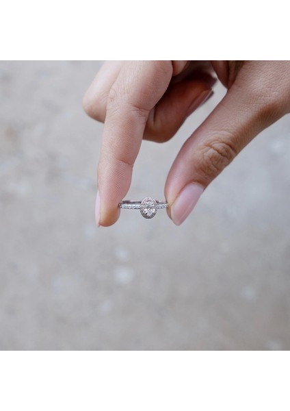0,49 Ct F-G / Vs-Sı Pırlanta Oval Yüzük fiyatları