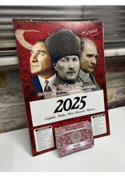 Ömür Takvim Atatürk Imzalı 3.bölge 2025 Kartonlu Yapraklı Duvar Takvimi