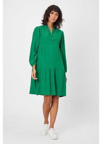 Alexandergardı Düğmeli Hakım Yaka Kat Kat Volanlı Comfort Kalıp Elbise (B24-00234)