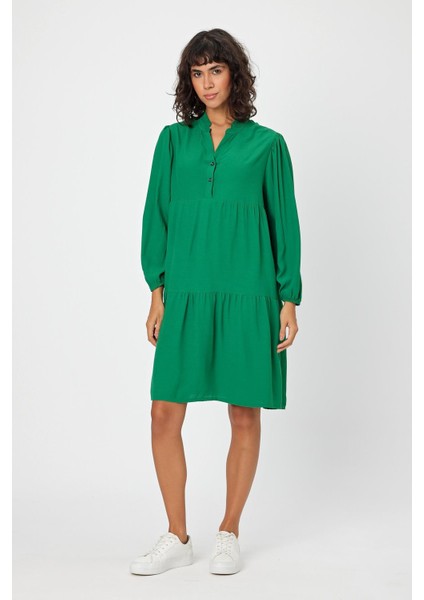 Alexandergardı Düğmeli Hakım Yaka Kat Kat Volanlı Comfort Kalıp Elbise (B24-00234) modelleri