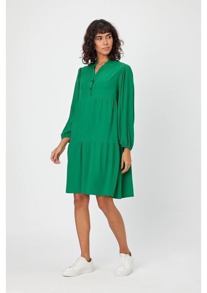 Alexandergardı Düğmeli Hakım Yaka Kat Kat Volanlı Comfort Kalıp Elbise (B24-00234) fırsatları