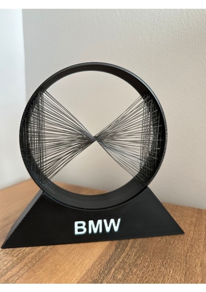 Bmw Logolu Çizgisel Dekor
