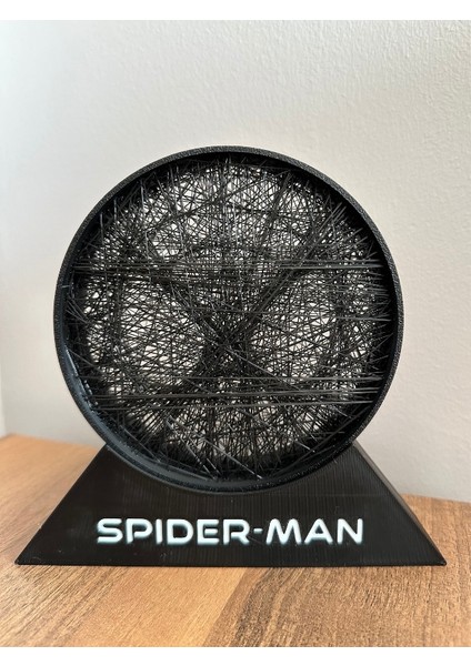 Spider Man Çizgisel Dekor – Sanatsal Siyah Masaüstü Biblo