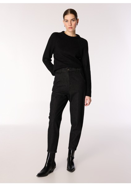Lastikli Bel Normal Paça Carrot Siyah Kadın Denim Pantolon F4WL-PNT W71