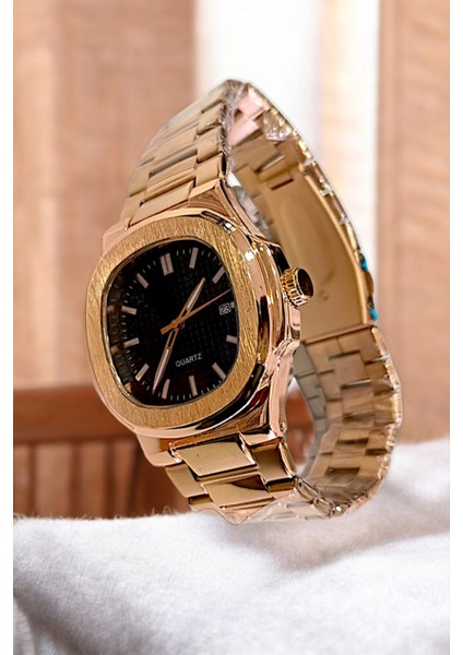 Çelik Kordonlu Şık Takvimli Erkek Kol Saati