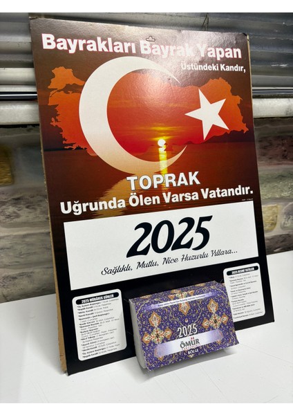 Ömür Takvim Türk Bayraklı 1.bölge 2025 Kartonlu Yapraklı Duvar Takvimi