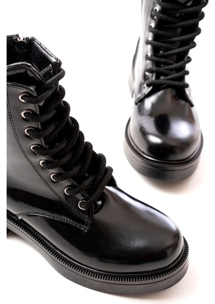 02-356 Siyah Rugan Düz Topuklu Bağcıklı Fermuarlı Günlük Kadın Bot modelleri