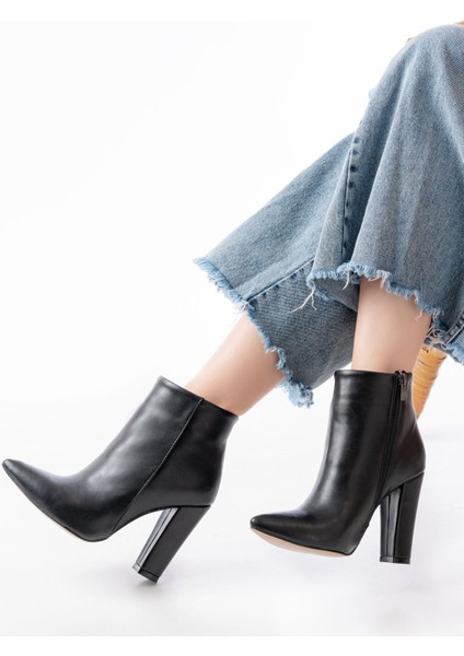 VRT-4801 Siyah Yüksek Kalın Topuklu Fermuarlı Kadın Bot fiyatları