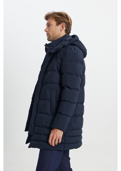 Standart Fit Normal Kesim Çıkma Kapüşon Dik Yaka Yan Cepli Kaban