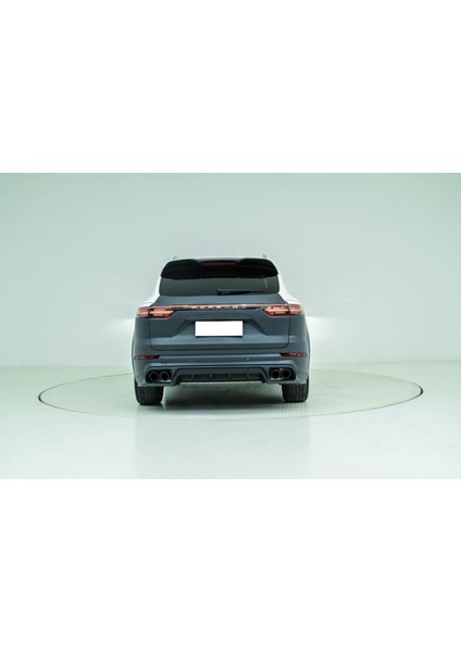 Porshce cayenne 2019 görünüm arka bagaj ve stop 2011 / 2014