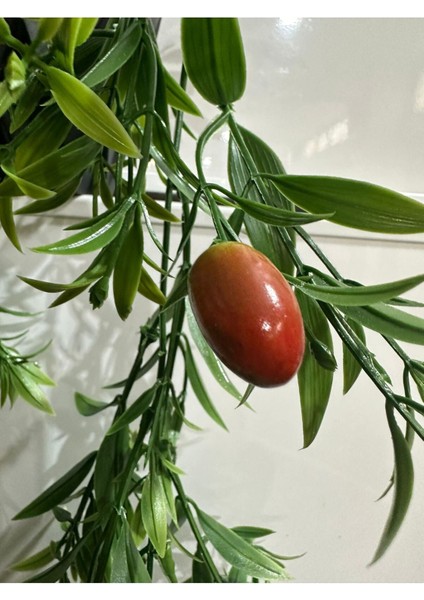 Elmas yapay çiçek, siyah saksıda, zeytin dalı, yeşil renk, tek dal, şık dekorasyon.