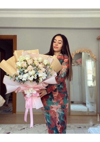 Sevgiliye Özel Renkli Çiçek Buketi, Yükseklik 80 cm, Pembe Gül