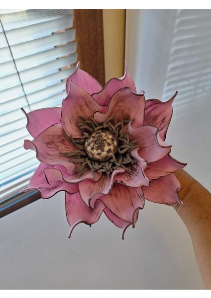 Pembe ve gri vazoya uygun tek dal çiçek, 31-45 cm yükseklik indirimleri