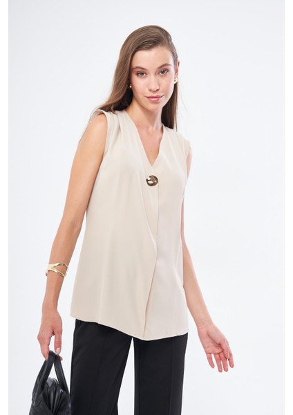 Broş Detay Omuzdan Pileli Sıfır Kol Gömlek fırsatları