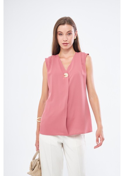 Broş Detay Omuzdan Pileli Sıfır Kol Gömlek indirimleri