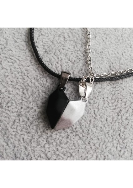 Ikili Kalpli Siyah-Gri Mıknatıslı Kolye modelleri