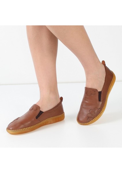 Kadın Taba Lastikli Çiçek Desenli Deri Ayakkabı fiyatları