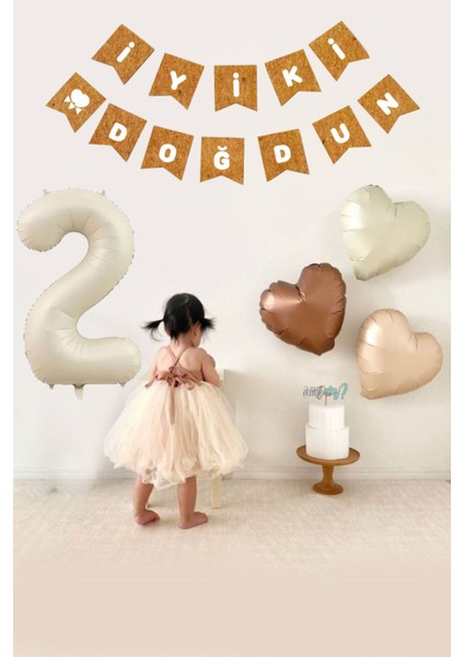 2 Yaş Doğum Günü Kraft Beyaz Iyi Ki Doğdun Banner 3 Adet Kalp Balonlu Süsleme Seti