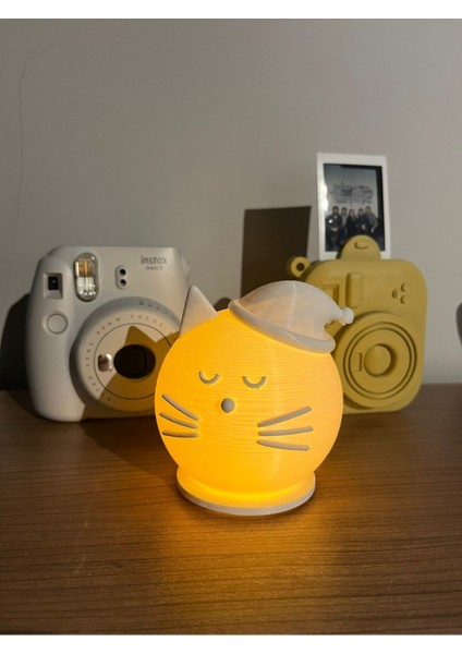 Sevimli Kedi Tealight Mumluk, Dekoratif ve Şirin Masa Süsü, 10x10 Beyaz Plastik indirimleri