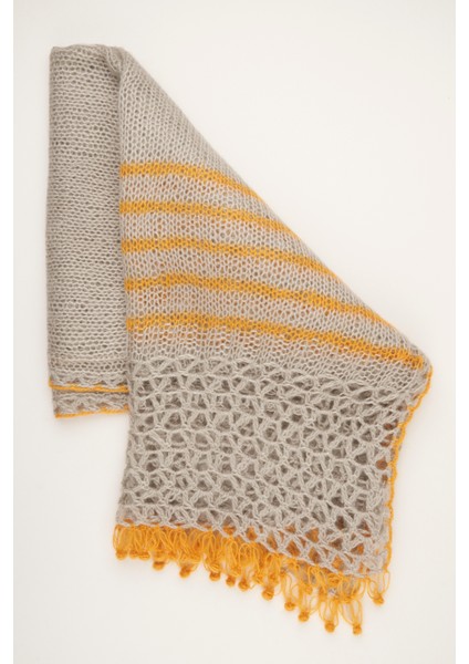 Yünlü Kadın Şal / Atkı Örgü Ipeksi Duruş modelleri