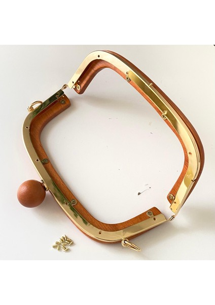 Çanta Bursu Ahşap Oval Boncuklu Sütlü Kahve ve Metal Şeritli 20 cm